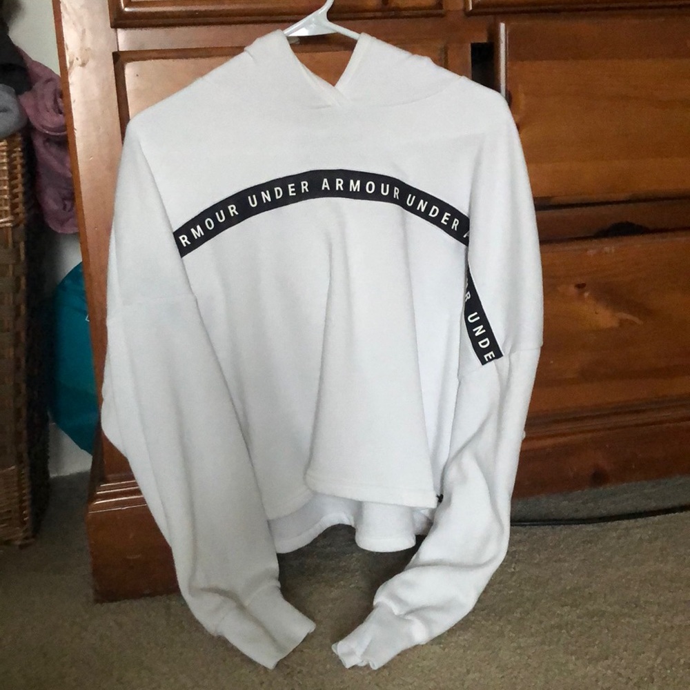 Cropped UA hoodie